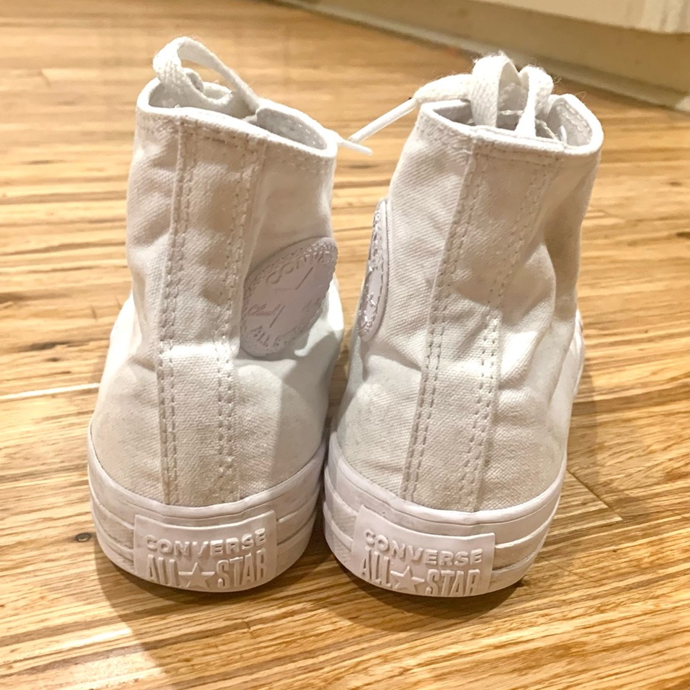 Chuck Taylor high tops ALL WHITE - Picture 3 of 6